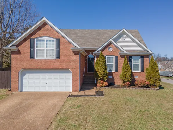 2800 Aston Woods Ct, Thompsons Station, TN 37179
