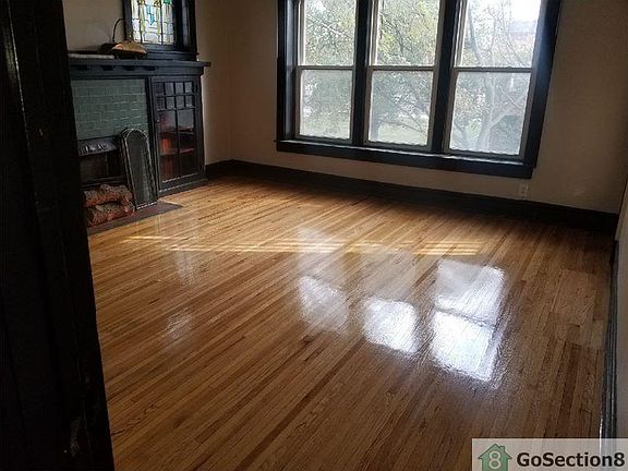 5th image of 6240 S Vernon Ave #1