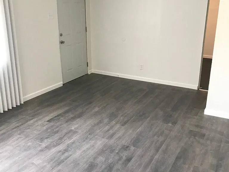 2476 Virginia St — Photo 3