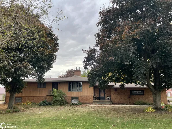 310 Wilson St, Dysart, IA 52224