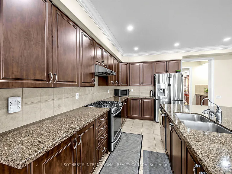 54 Kelways Cir #UPPER — Photo 11