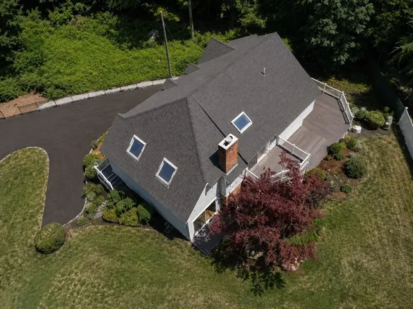 189 Union St, Hingham, MA 02043