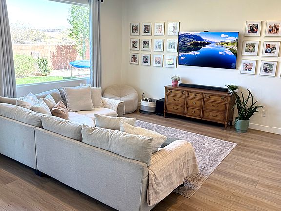 3rd image of 3011 Beartrap Canyon Dr