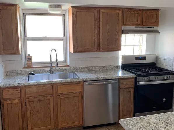 49 Brighton Way APT 2S, Clayton, MO 63105
