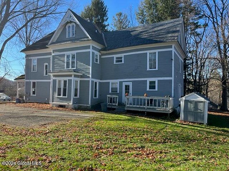 3rd image of 13 Maple Avenue