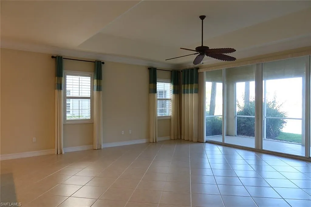 3 bed, 3.0 bath, 2408 sqft, $3,995 — Photo 4