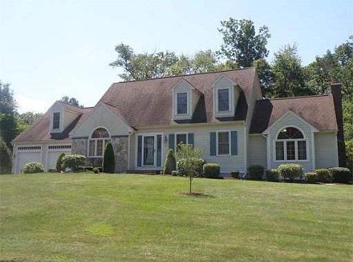 2nd image of 4 Cherry Blossom Cir