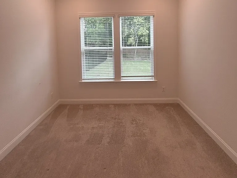 730 Mirkwood Ave — Photo 16