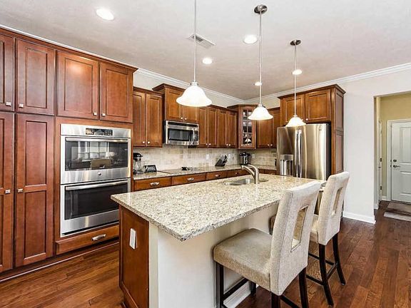 2nd image of 983 Pinnacle Club Dr