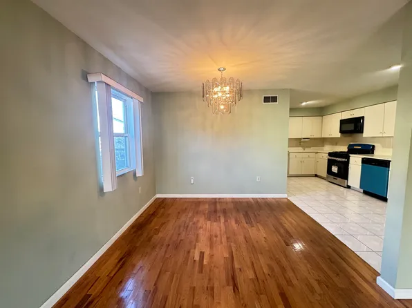 4414 Liberty Avenue image 4 of 17