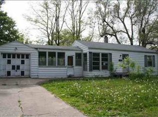 5824 N 42nd St, Omaha, NE 68111