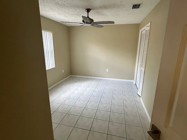 365 Island Oaks Pl — Photo 21