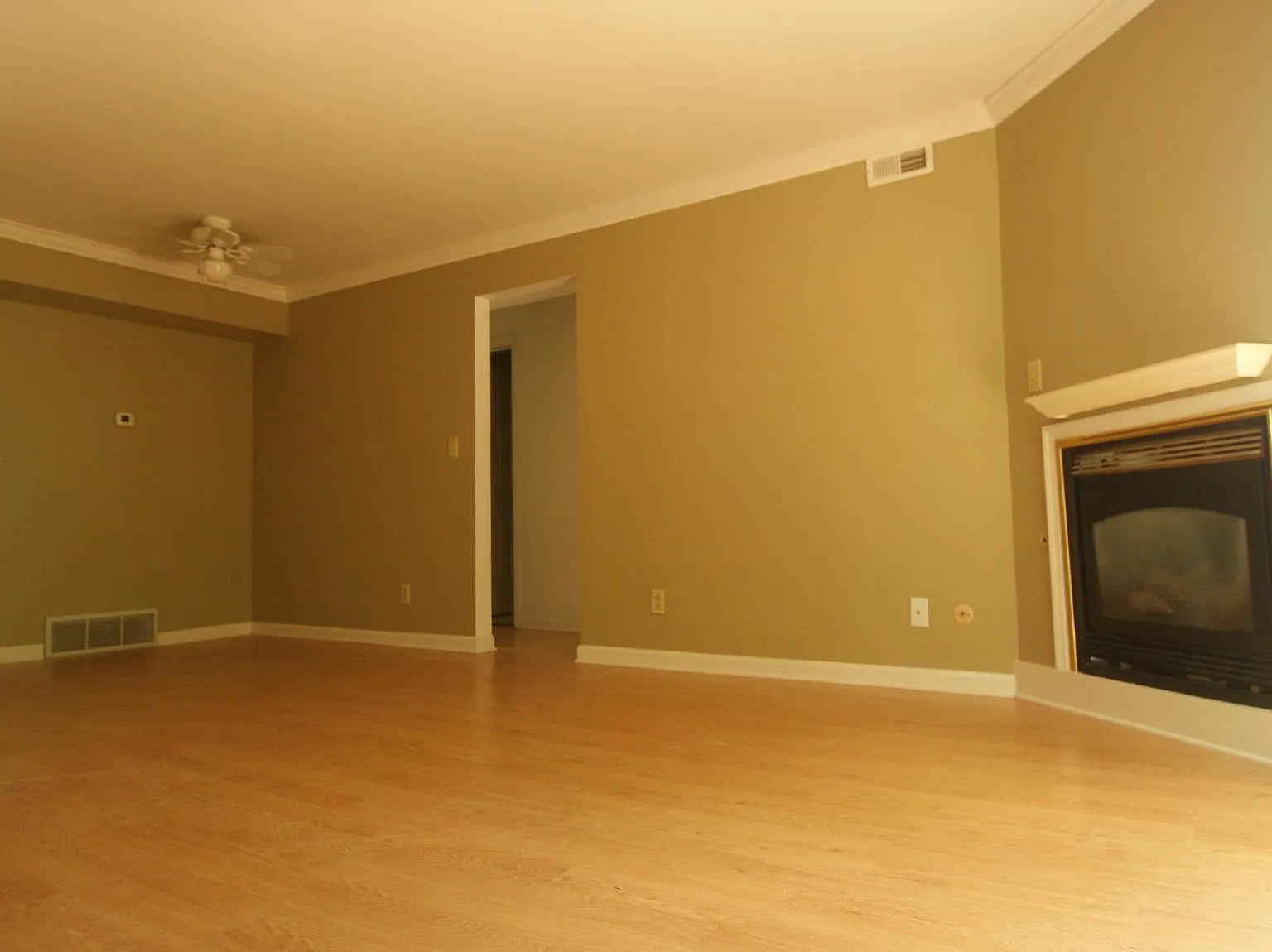 2 bed, 919 sqft, $1,795 — Photo 3