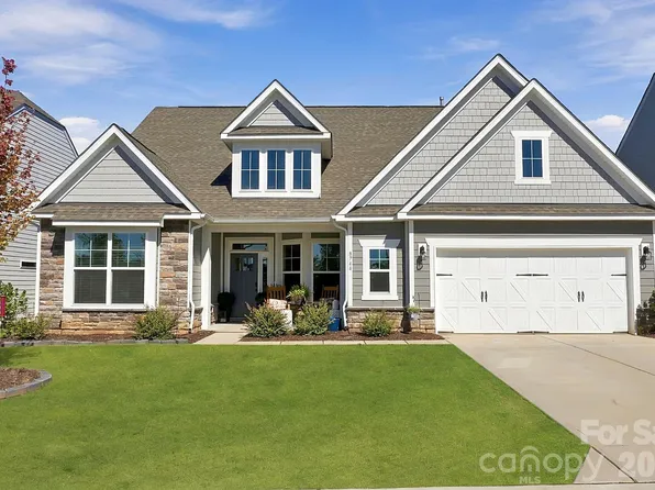 8744 Acadia Pkwy, Sherrills Ford, NC 28673