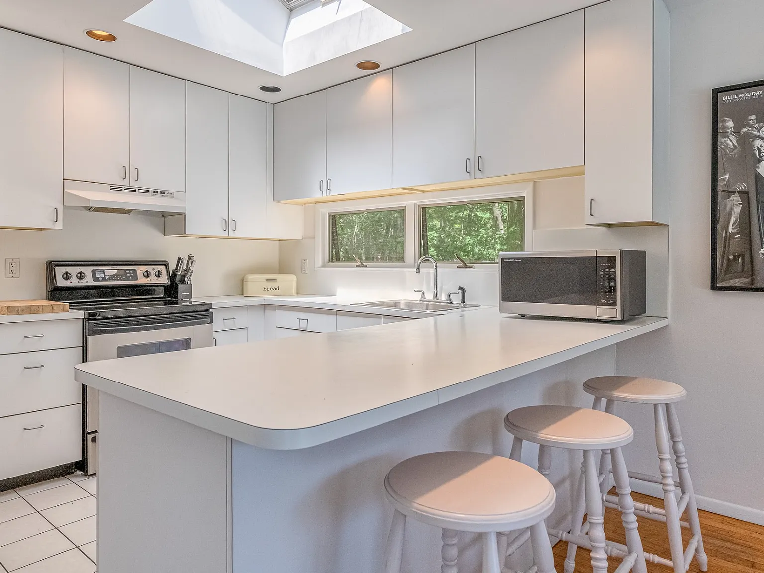 Sagaponack Summer Rental with Pool- Location, Location, Location — Photo 4