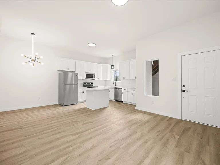 9709 Pelsey St #B — Photo 14