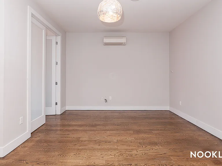 112 Manhattan Ave #3R — Photo 3