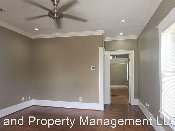 3rd image of 2351 NW 18th St #10288659