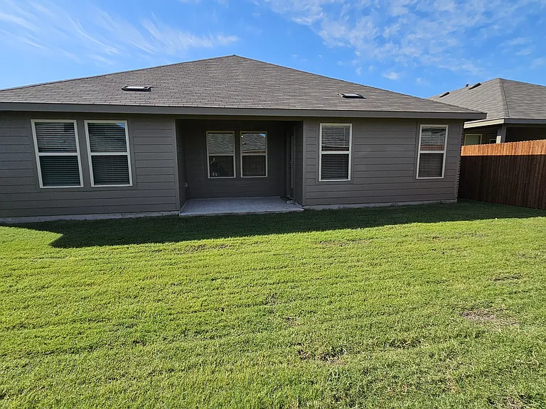 1441 Stuarts Forest Dr — Photo 10