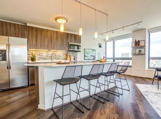 154 W Illinois St #1808, Chicago, IL 60654