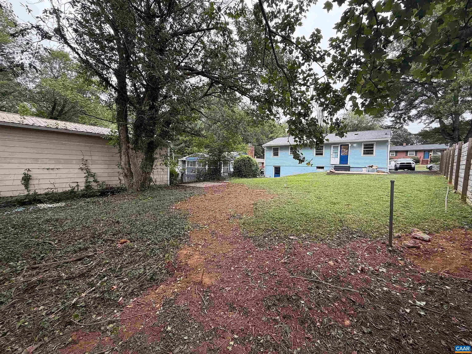 3 bed, 1.0 bath, 1050 sqft, $2,500 — Photo 3
