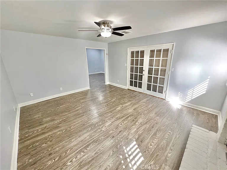 3085 Kathleen St — Photo 4