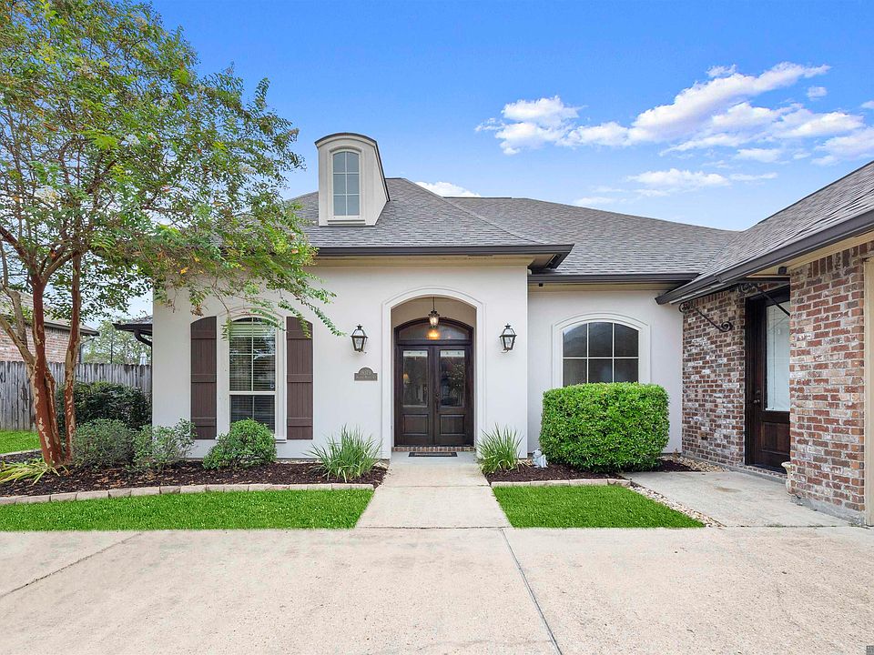 1st image of 18379 Hidden Ridge Ct