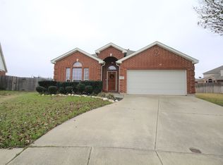 9529 Navarro St, Fort Worth, TX 76036