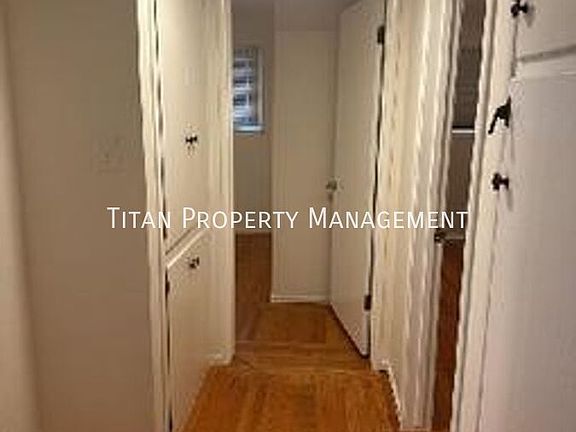 5th image of 5401 Sandburg Dr