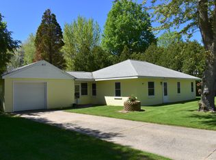 417 Randall Rd, Norton Shores, MI 49441