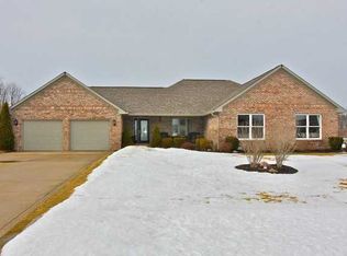 5592 W Baywood Dr, New Palestine, IN 46163