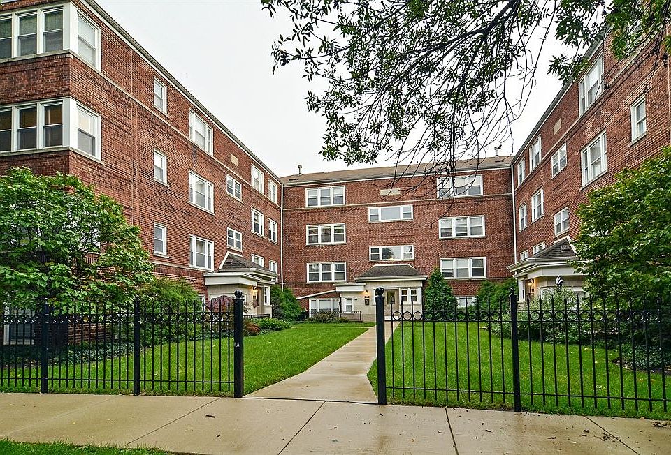 1st image of 2923 W Summerdale Ave APT 2