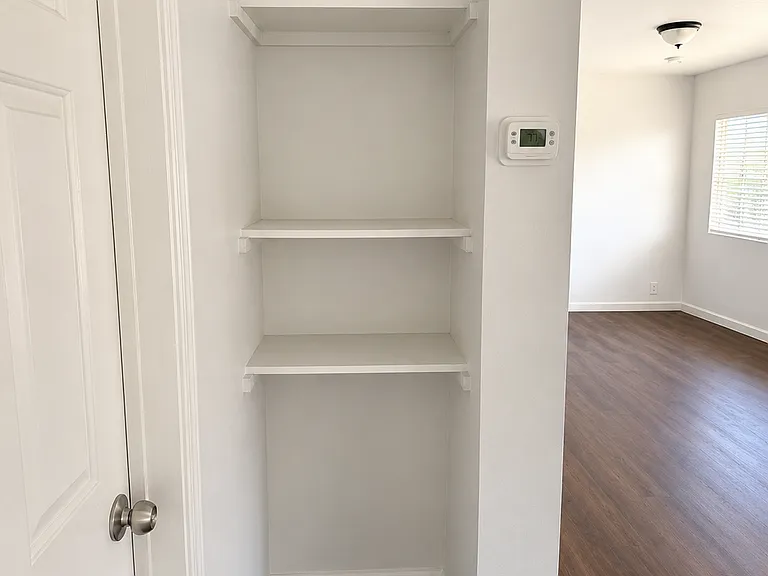 186 E Bonita St — Photo 6