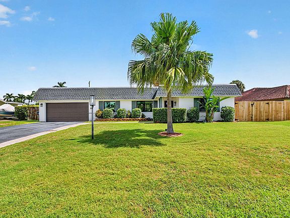 2nd image of 110 W Coconut Drive