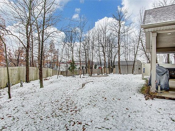 2nd image of 736 Deerhurst Dr
