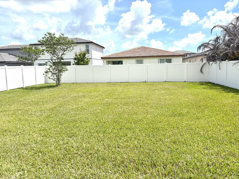 7962 NW Greenbank Cir — Photo 18