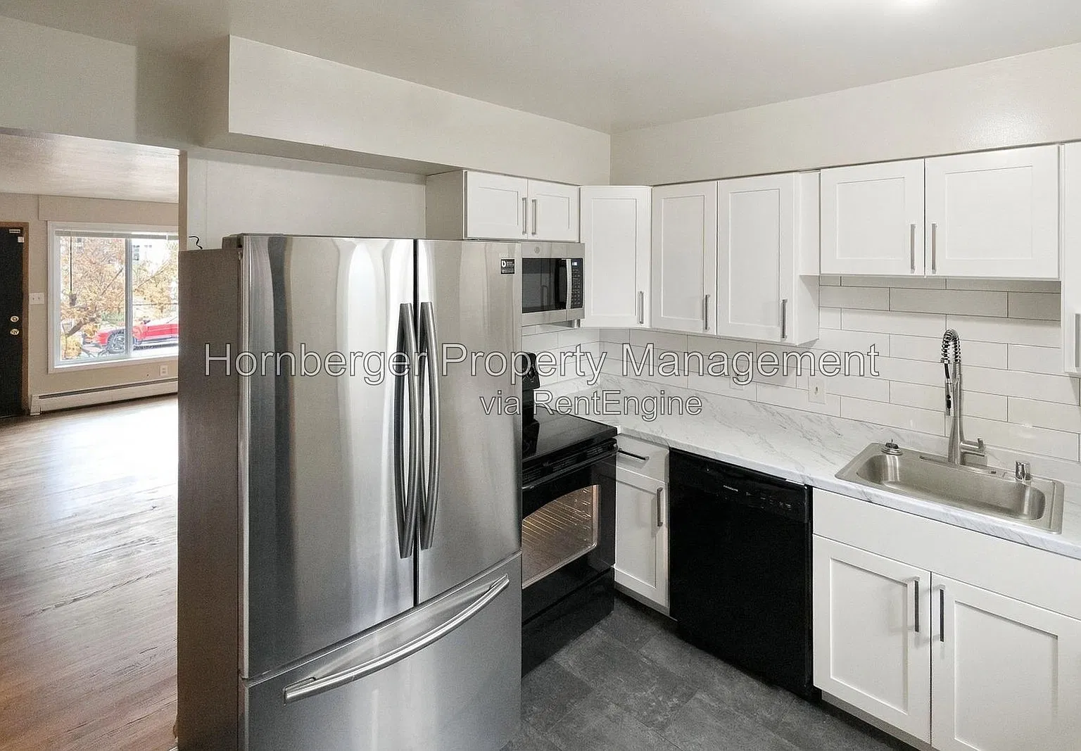 2 bed, 1.0 bath, $1,295 — Photo 2