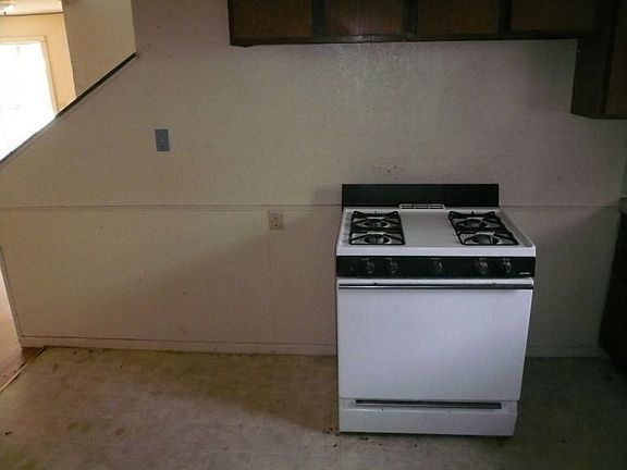 5th image of 1209 NW Kingsbury Ave