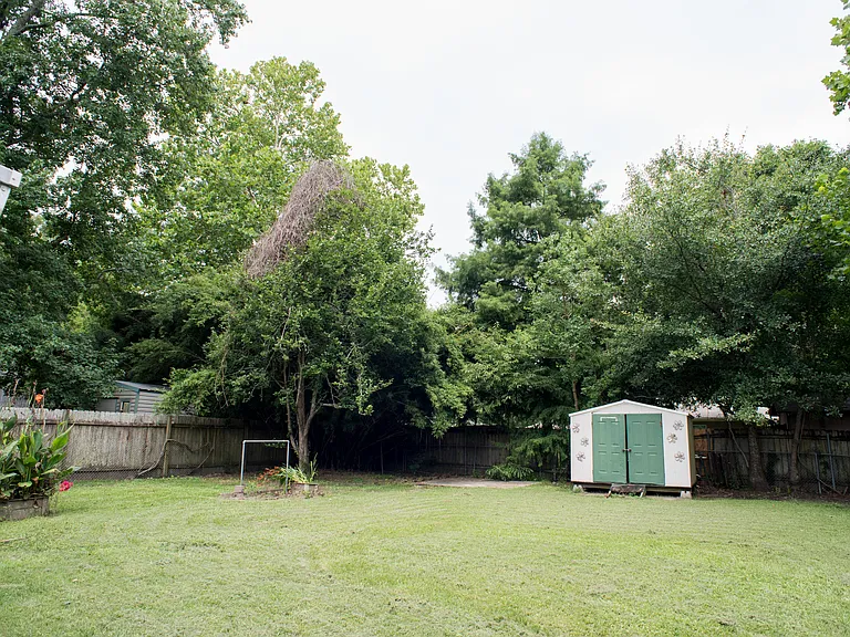 109 Walnut St — Photo 16