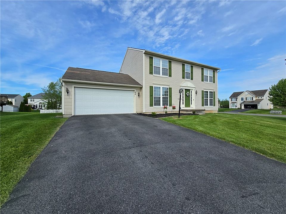 1st image of 84 Goldfinch Dr