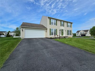 84 Goldfinch Dr, West Henrietta, NY, 14586