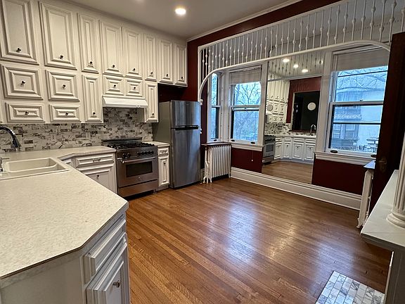 5th image of 455 Grand Ave #2