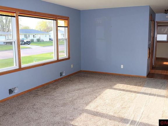 3rd image of 213 N Black Eagle Dr