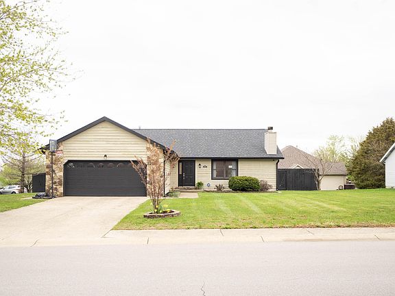 2nd image of 2915 N Norway Dr