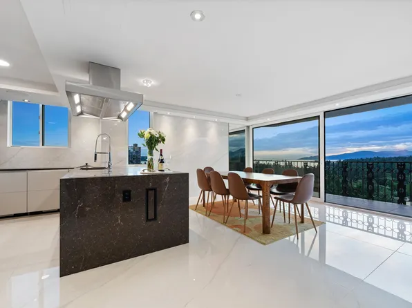 845 Chilco St #1501, Vancouver, BC V6G 2R2