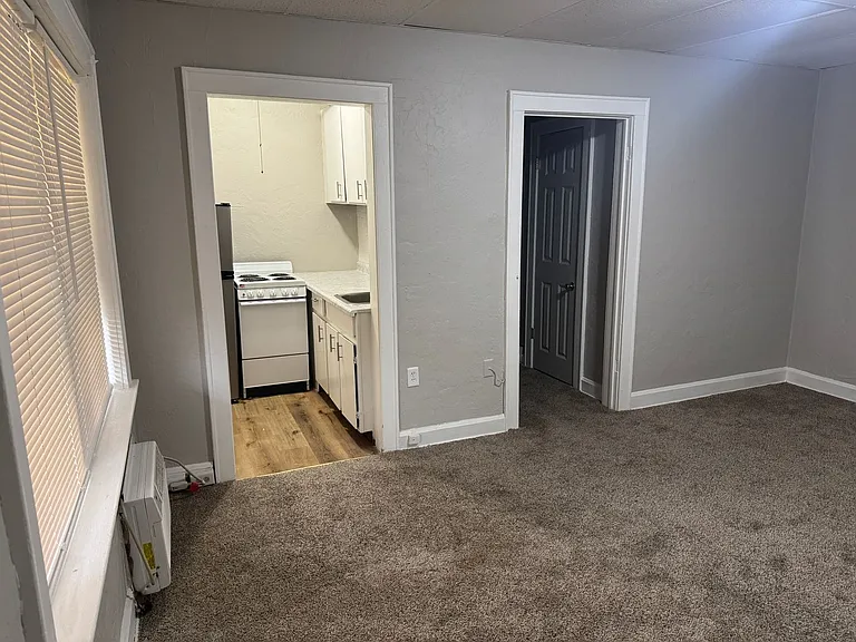 316 N Noyes Blvd — Photo 5