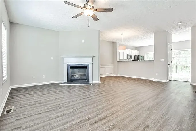 Celeste Ln SW — Photo 9