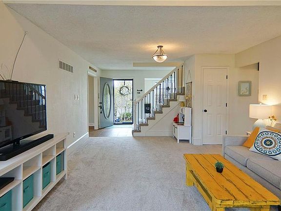 3rd image of 2104 NW 12th St