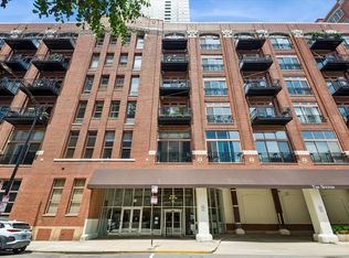 360 W Illinois St APT 1F, Chicago, IL 60654