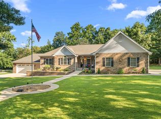 203 Lakeview Dr, Bull Shoals, AR 72619